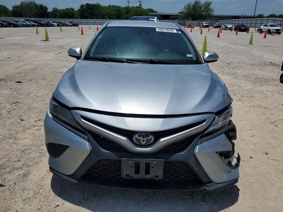 2020 TOYOTA CAMRY SE 5