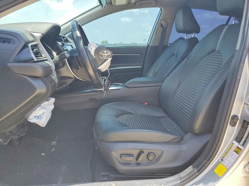 2020 TOYOTA CAMRY SE 7