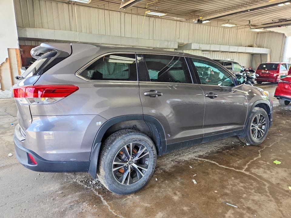 2019 TOYOTA HIGHLANDER LE LE 3
