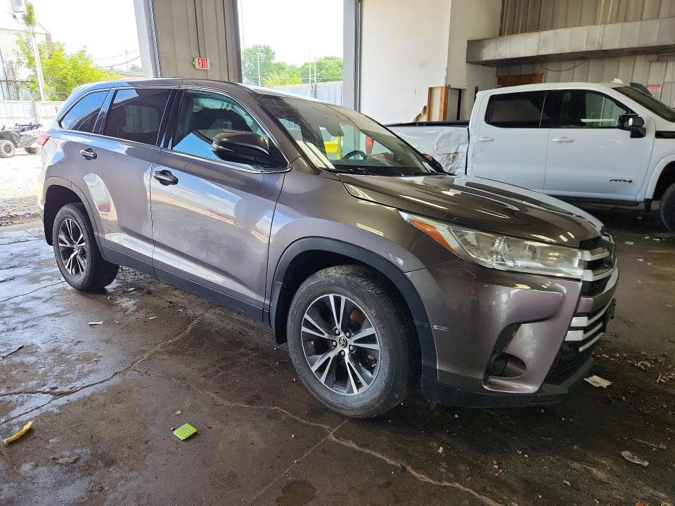 2019 TOYOTA HIGHLANDER LE LE 4