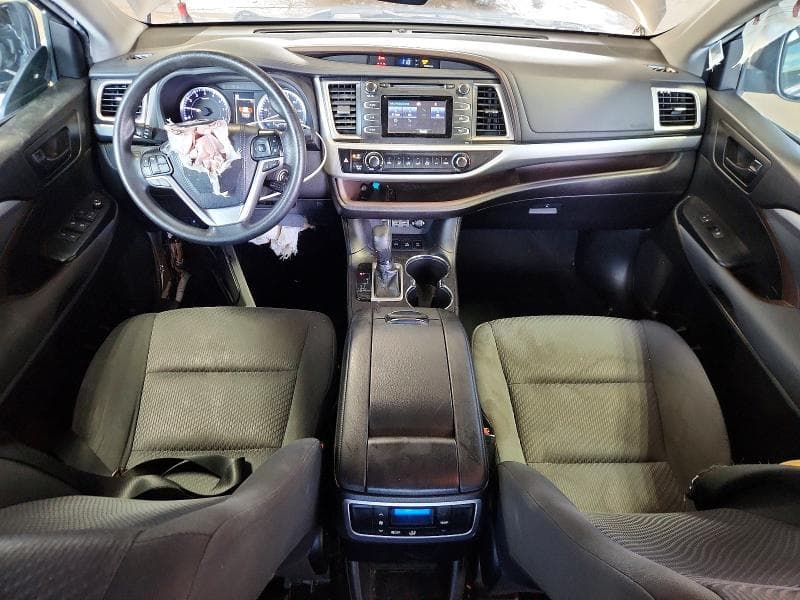 2019 TOYOTA HIGHLANDER LE LE 8