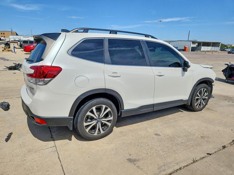 2024 SUBARU FORESTER LIMITED 3