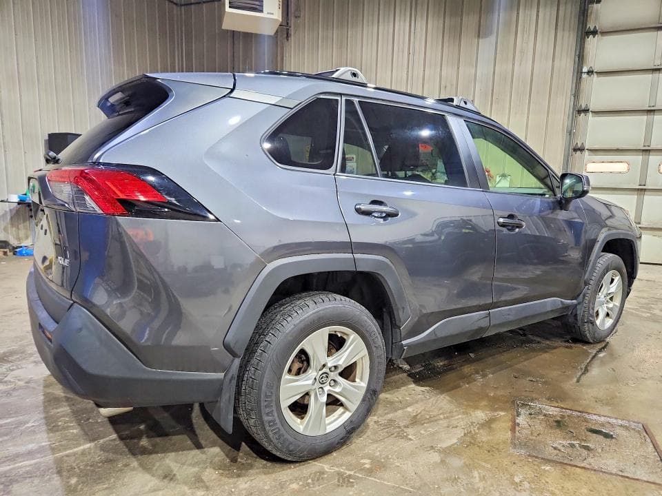 2019 TOYOTA RAV4 XLE XLE 3
