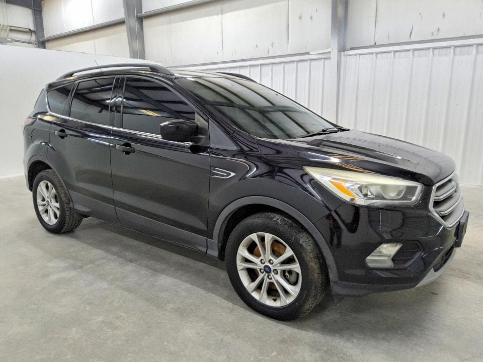 2017 FORD ESCAPE SE 4