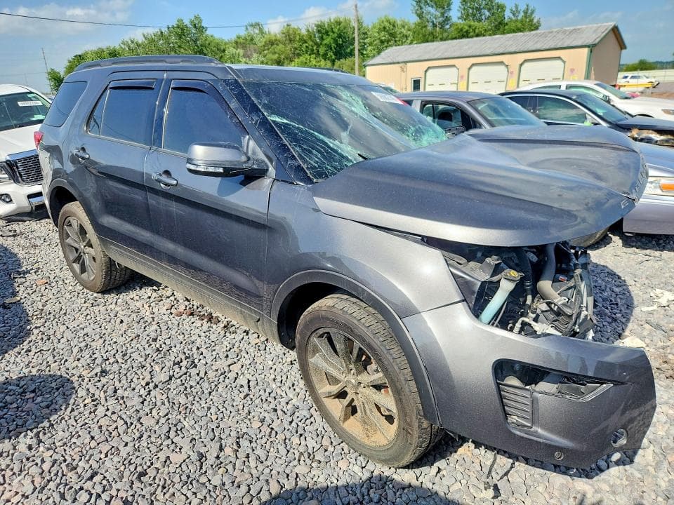 2018 FORD EXPLORER XLT 4