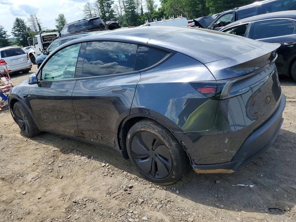 2026 TESLA MODEL Y 2
