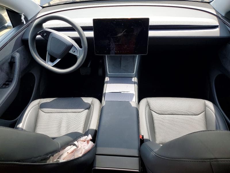2026 TESLA MODEL Y 8