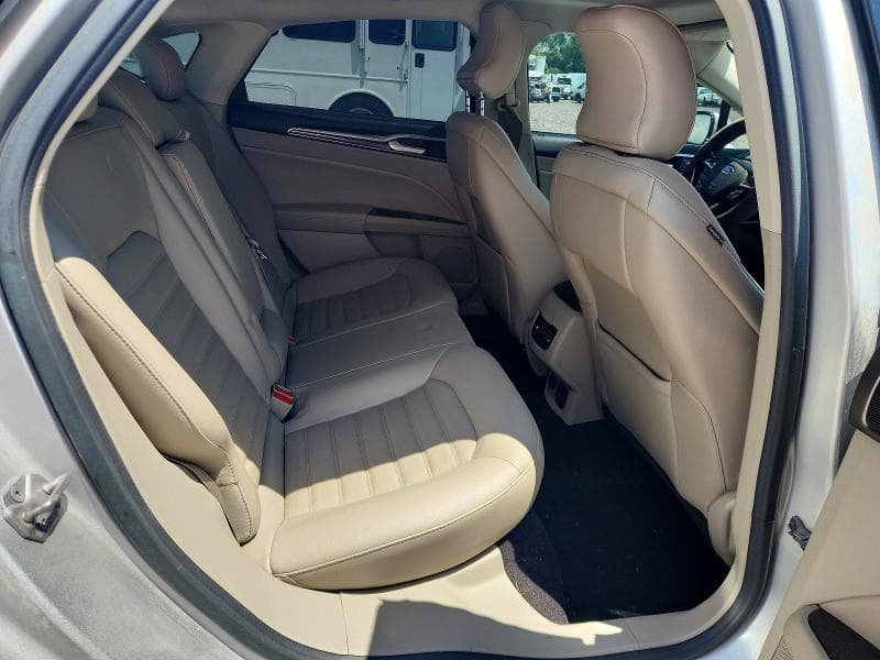 2017 FORD FUSION SE 10