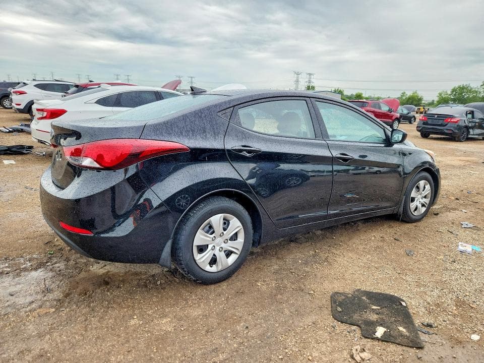 2016 HYUNDAI ELANTRA SE 3