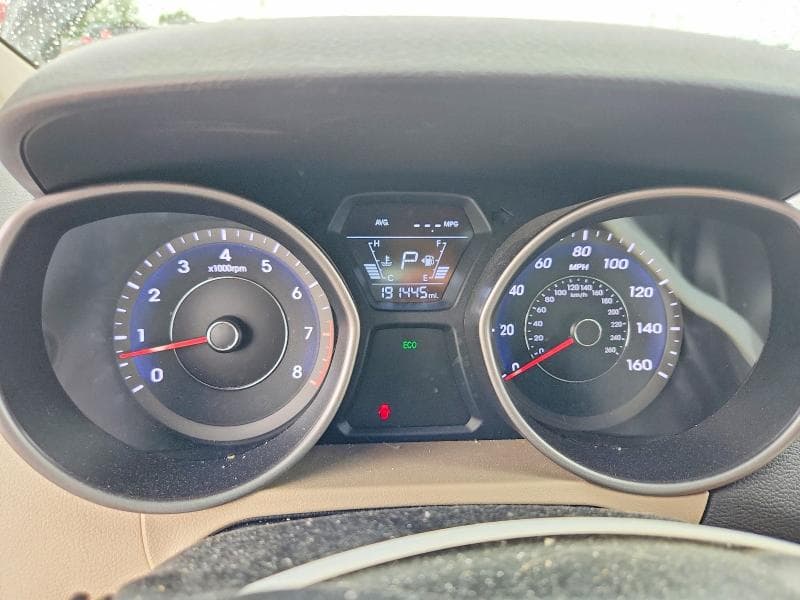 2016 HYUNDAI ELANTRA SE 9