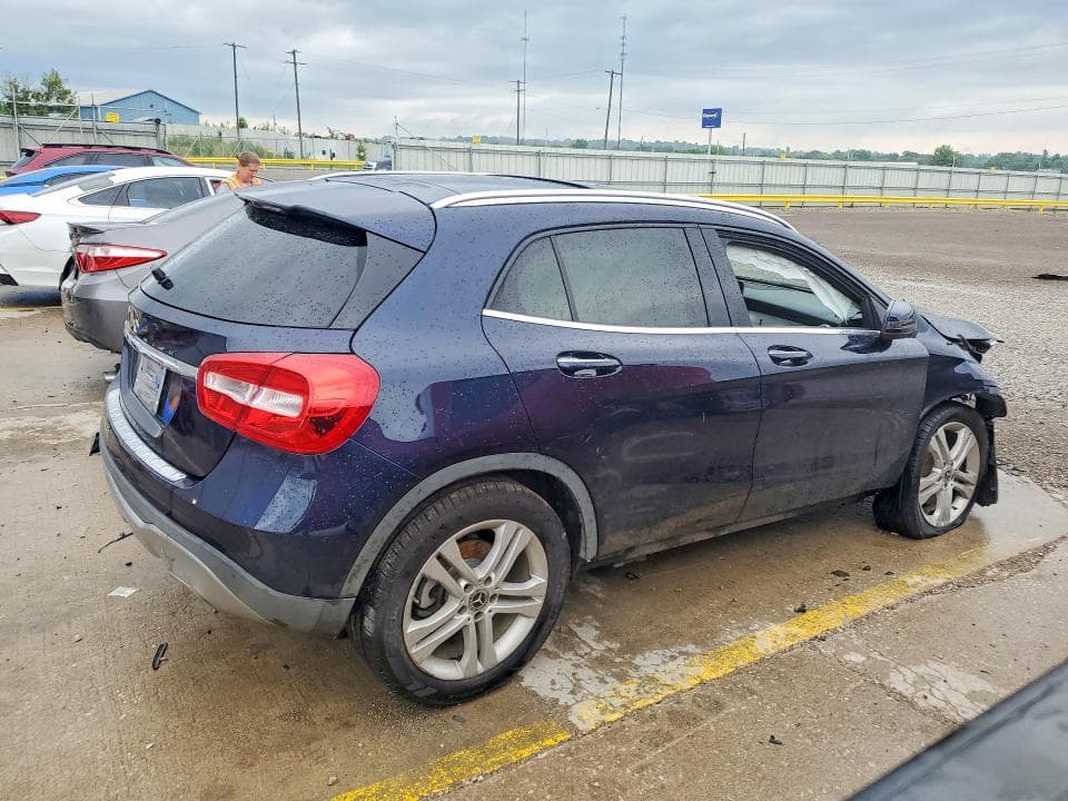 2018 MERCEDES-BENZ GLA 250 3