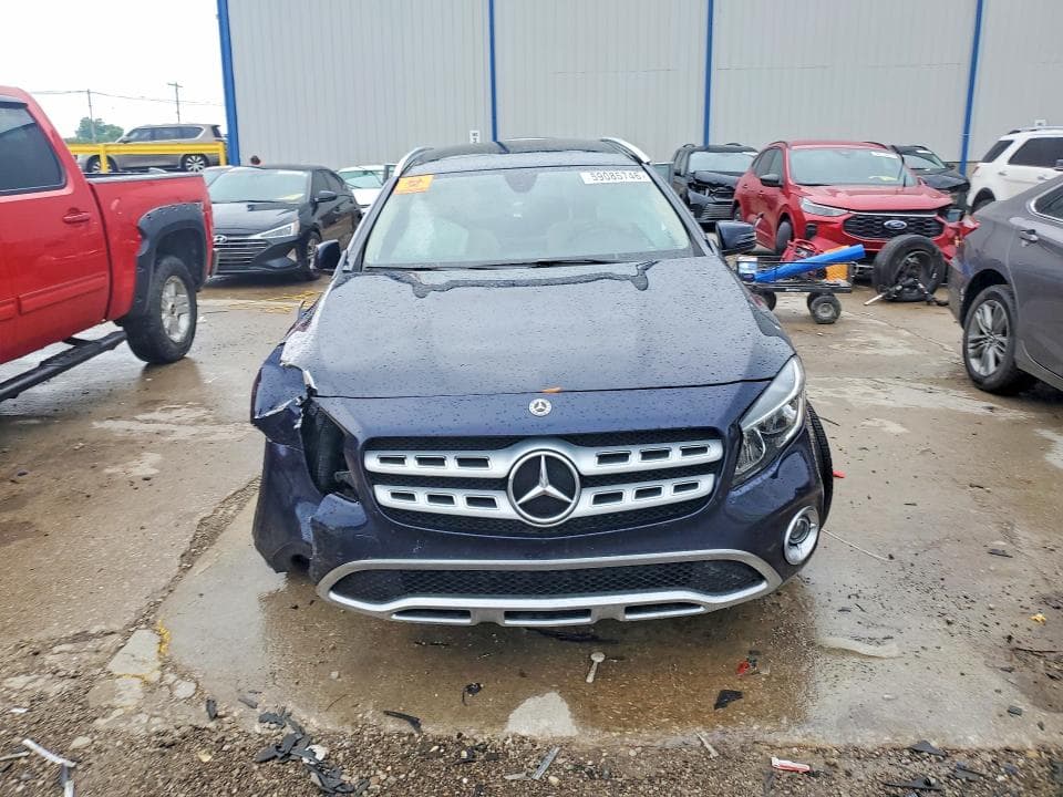 2018 MERCEDES-BENZ GLA 250 5
