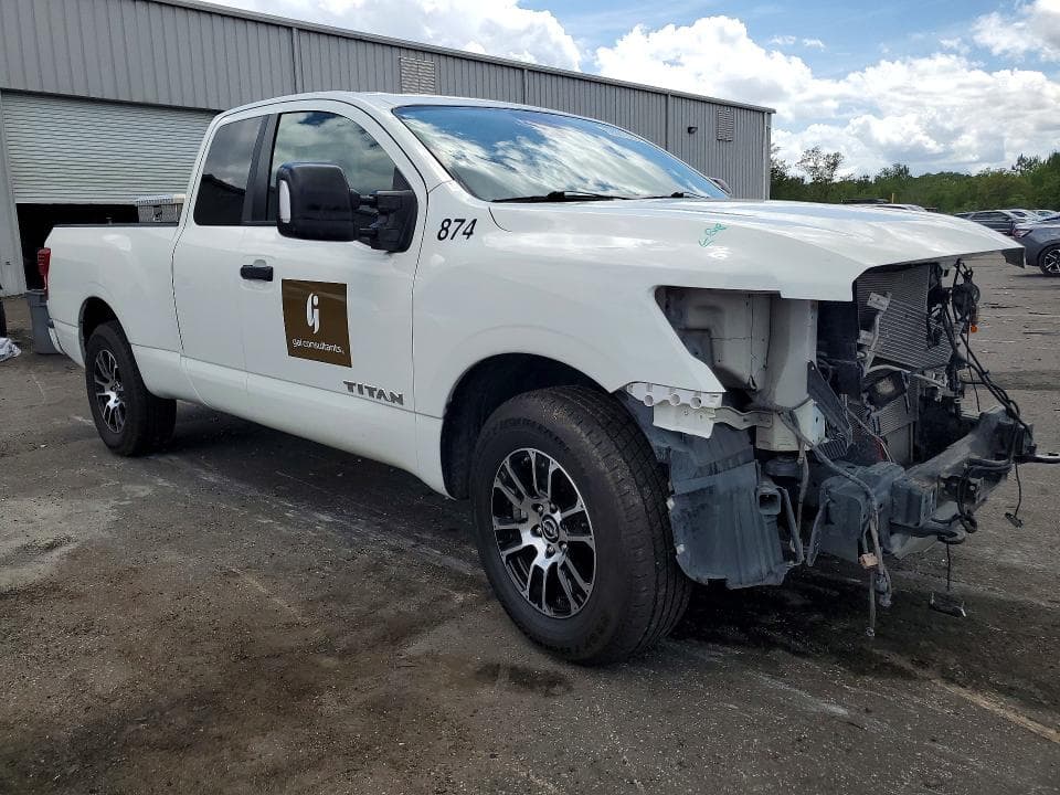 2024 NISSAN TITAN SV 4