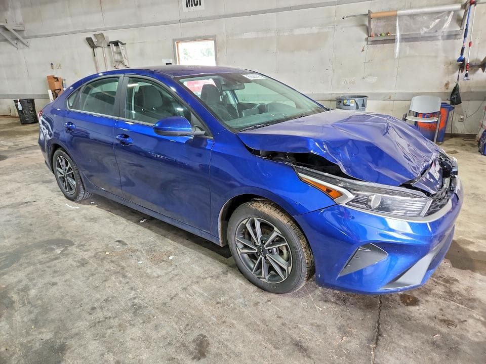 2023 KIA FORTE LXS 4