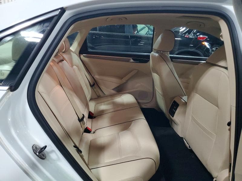 2018 VOLKSWAGEN PASSAT SE SE 10