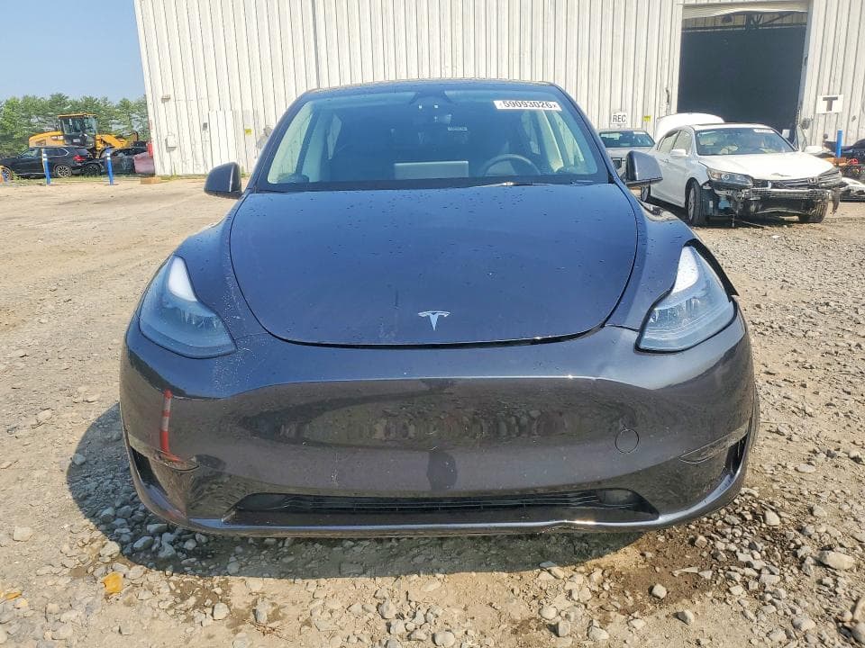 2024 TESLA MODEL Y 5