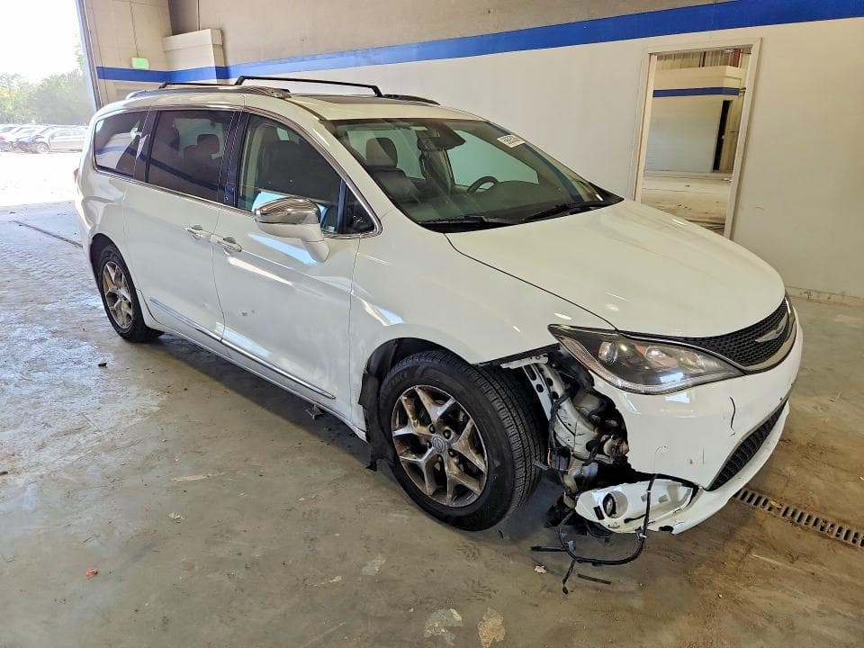 2020 CHRYSLER PACIFICA LIMITED 4