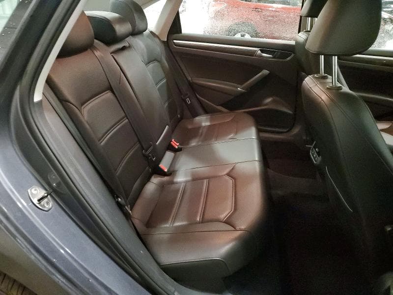 2017 VOLKSWAGEN PASSAT SE SE 10