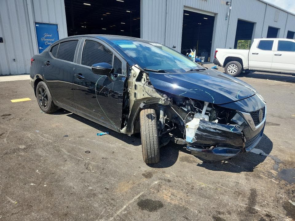 2020 NISSAN VERSA SV 4