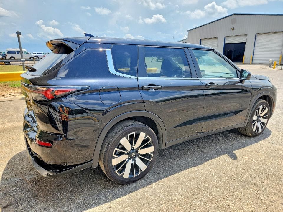 2025 MITSUBISHI OUTLANDER SE 3