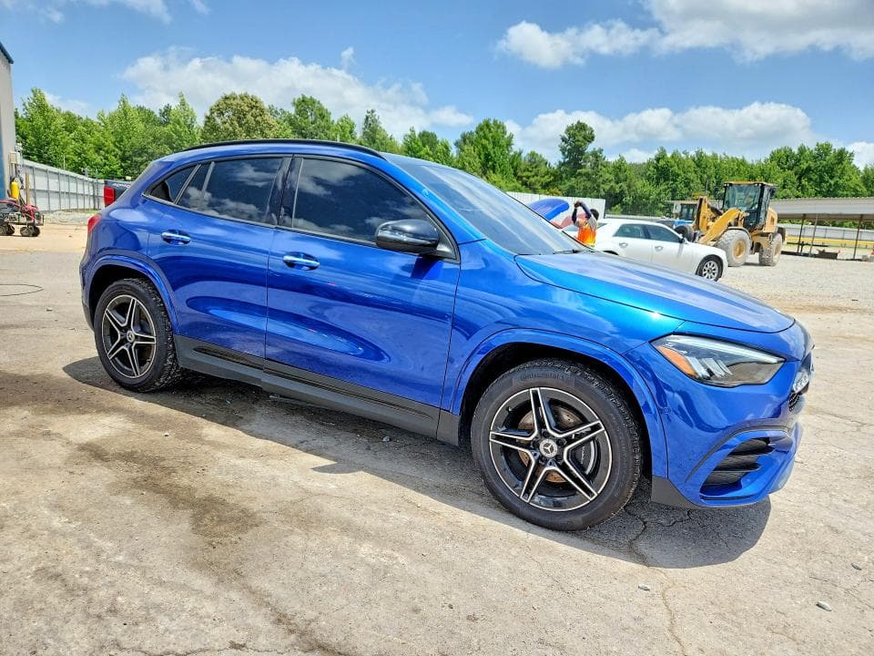 2025 MERCEDES-BENZ GLA 250 4
