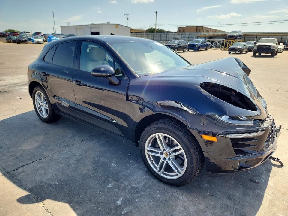 2018 PORSCHE MACAN 4