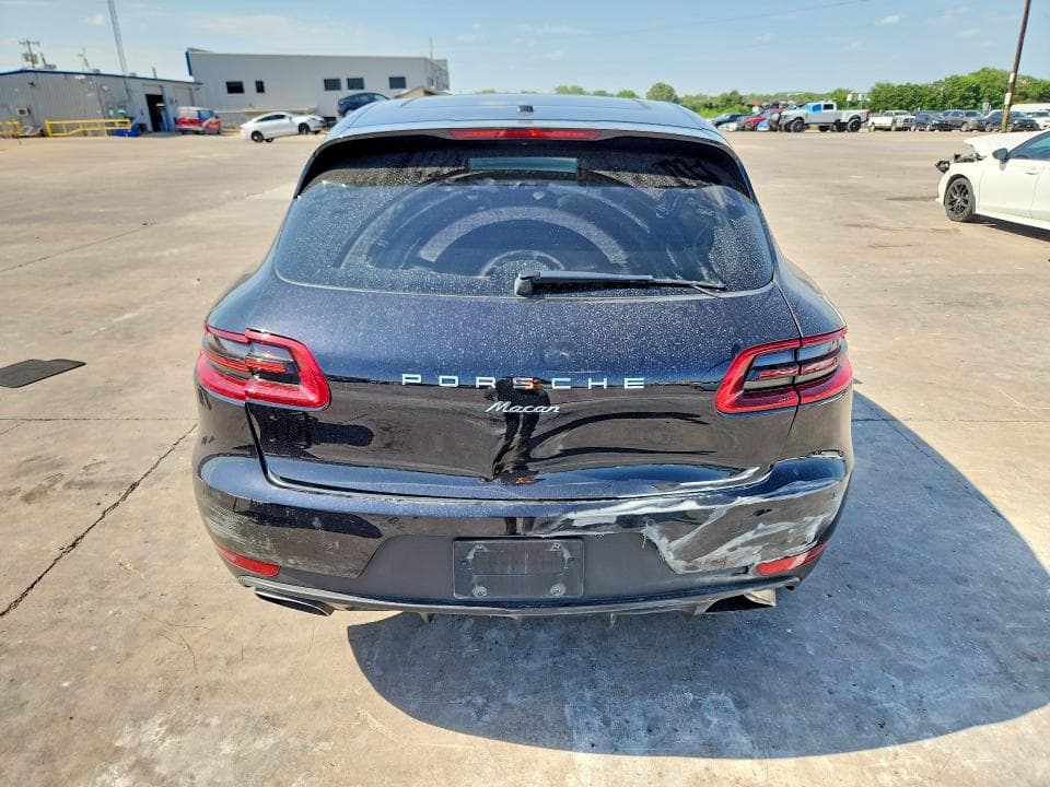 2018 PORSCHE MACAN 6