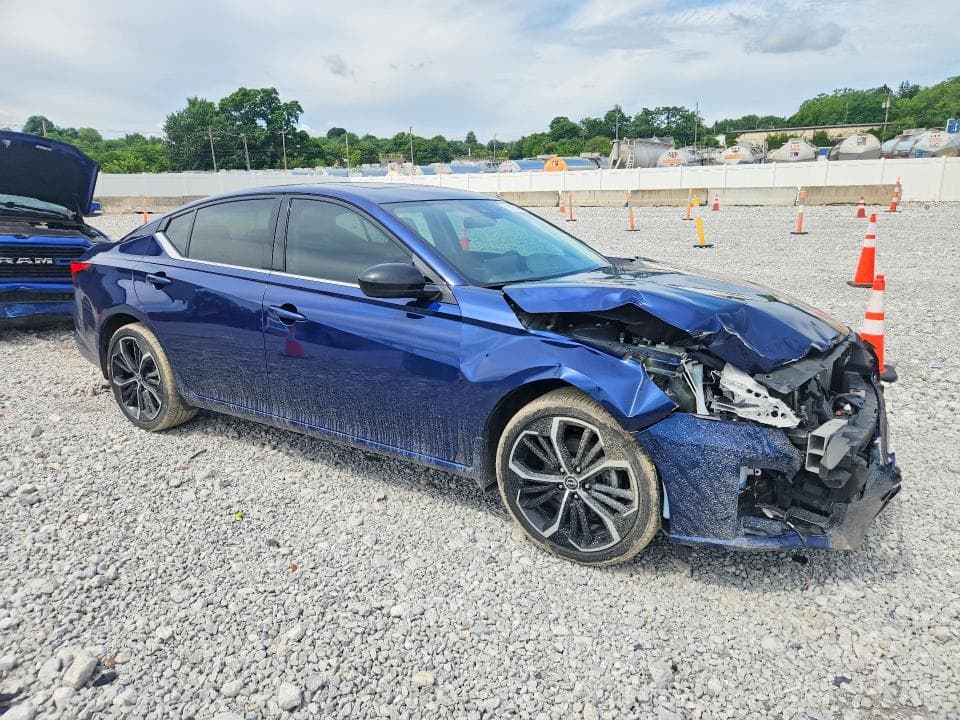 2024 NISSAN ALTIMA SR 4