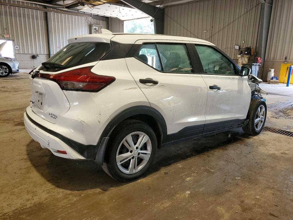 2024 NISSAN KICKS S 3
