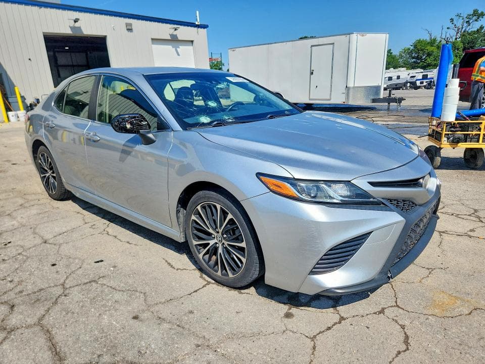 2018 TOYOTA CAMRY SE SE 4