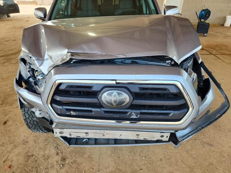 2018 TOYOTA TACOMA SR5 V6 11