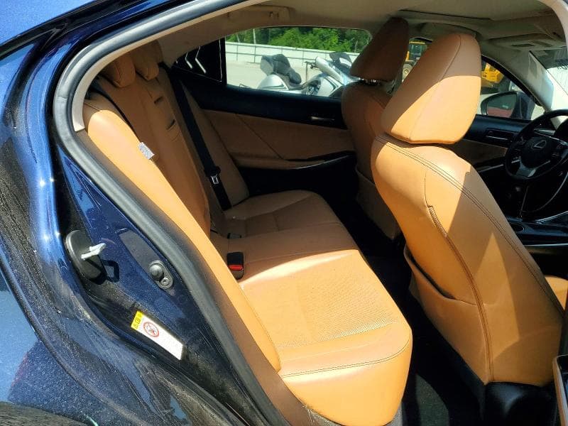 2018 LEXUS IS 300 10