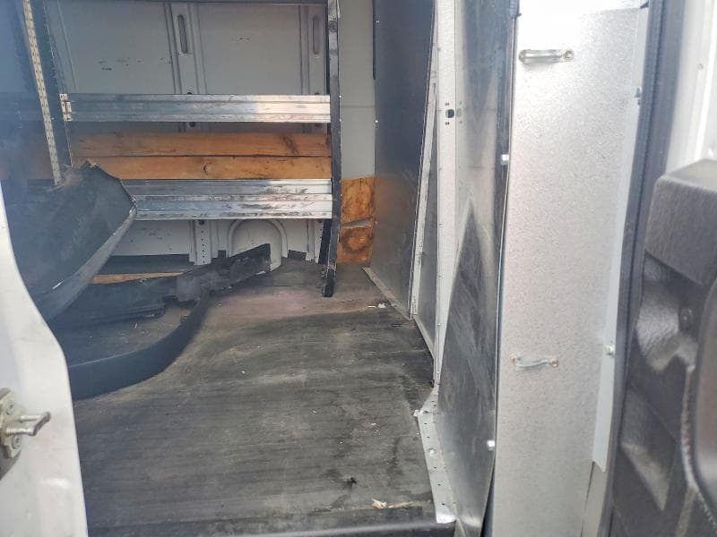 2022 GMC SAVANA G2500 11