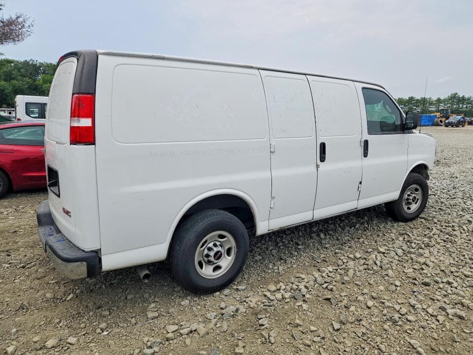 2022 GMC SAVANA G2500 3