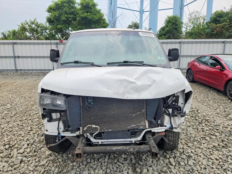 2022 GMC SAVANA G2500 5