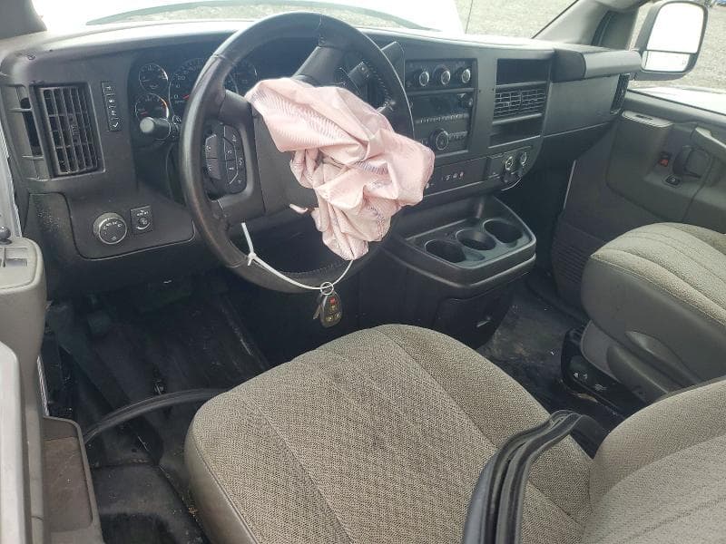 2022 GMC SAVANA G2500 8