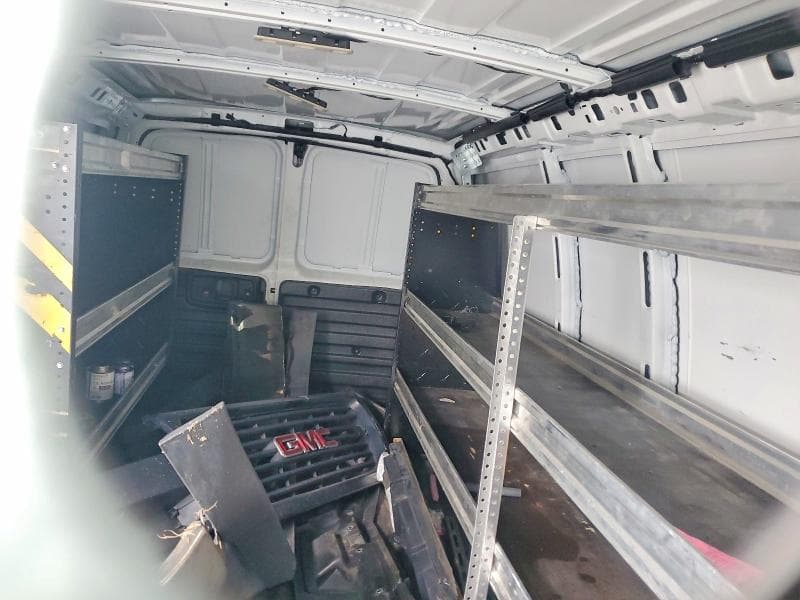 2022 GMC SAVANA G2500 10