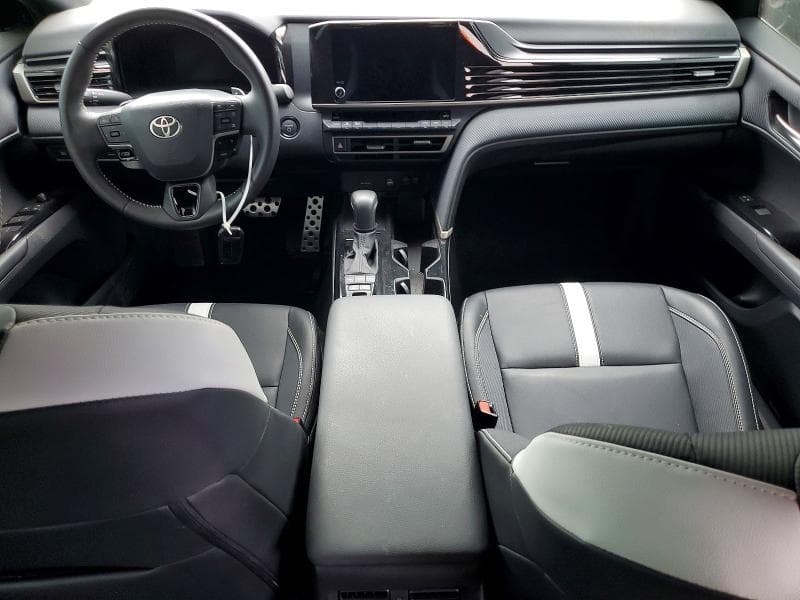 2025 TOYOTA CAMRY SE 8