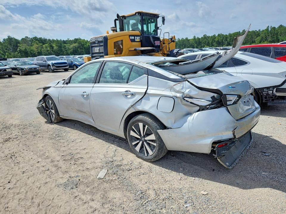 2022 NISSAN ALTIMA SV 2