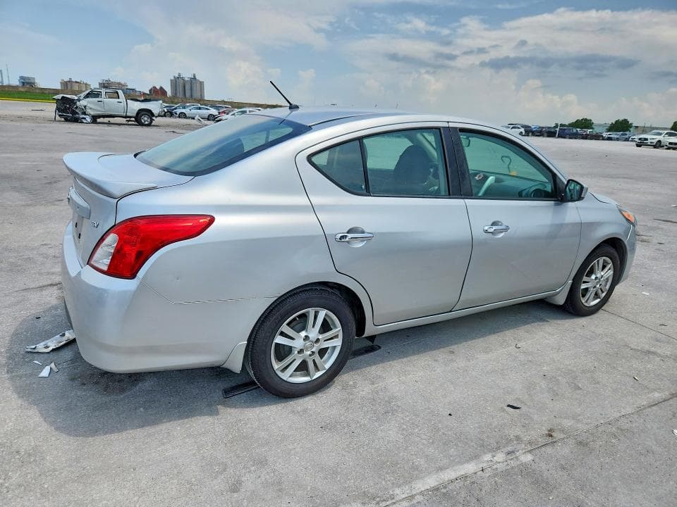 2019 NISSAN VERSA SV SV 4