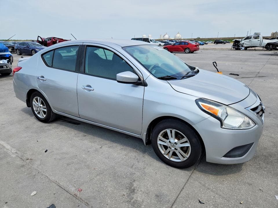 2019 NISSAN VERSA SV SV 5