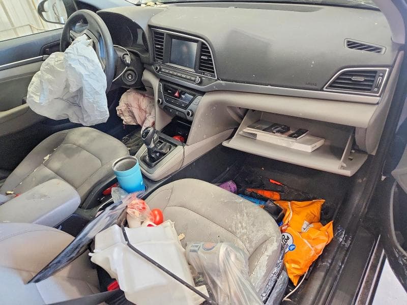 2017 HYUNDAI ELANTRA SE SE 8