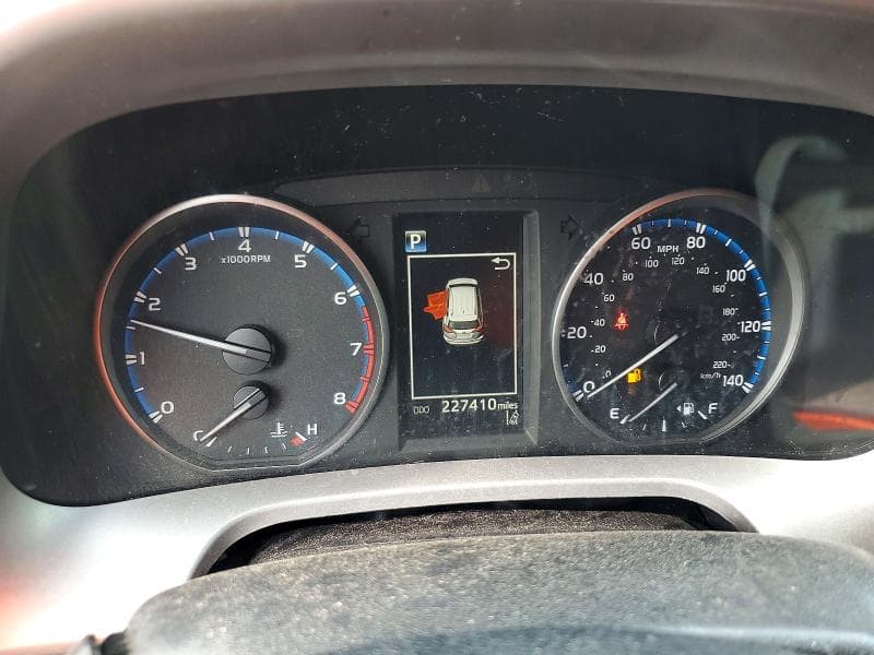 2018 TOYOTA RAV4 LE LE 9