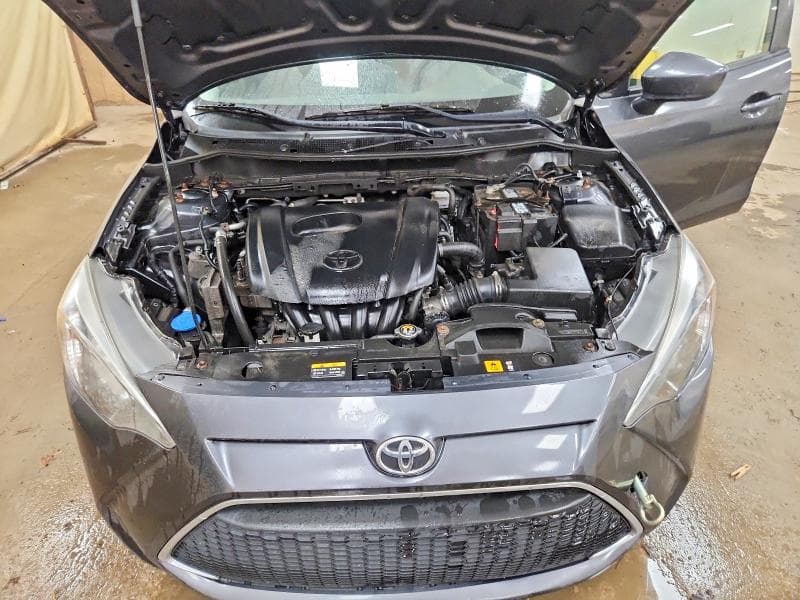 2020 TOYOTA YARIS L L 11
