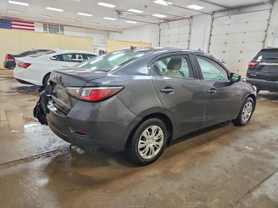2020 TOYOTA YARIS L L 3