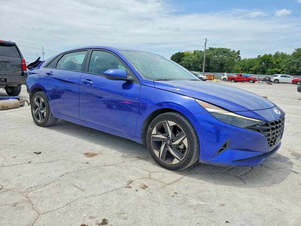 2023 HYUNDAI ELANTRA SEL 4