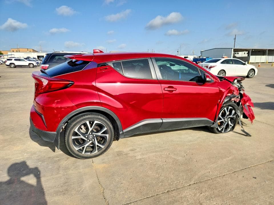 2021 TOYOTA C-HR XLE XLE 3