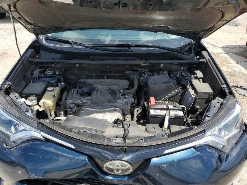 2018 TOYOTA RAV4 XLE 12