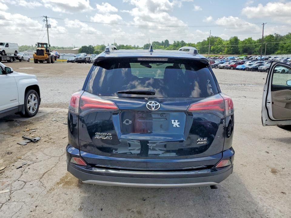 2018 TOYOTA RAV4 XLE 6