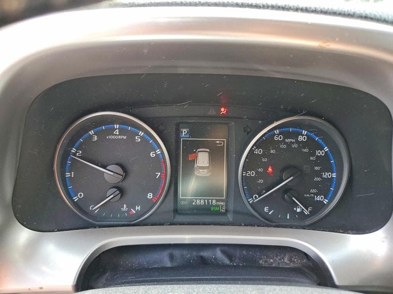 2018 TOYOTA RAV4 XLE 9